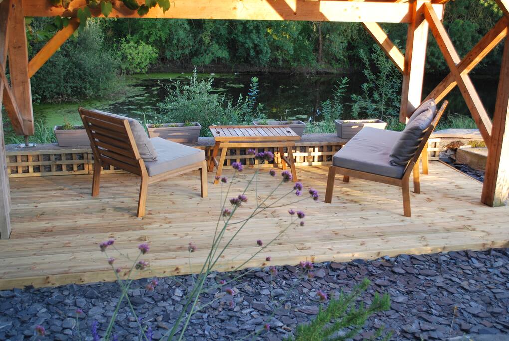 Terrasse sur la Boire (étang)