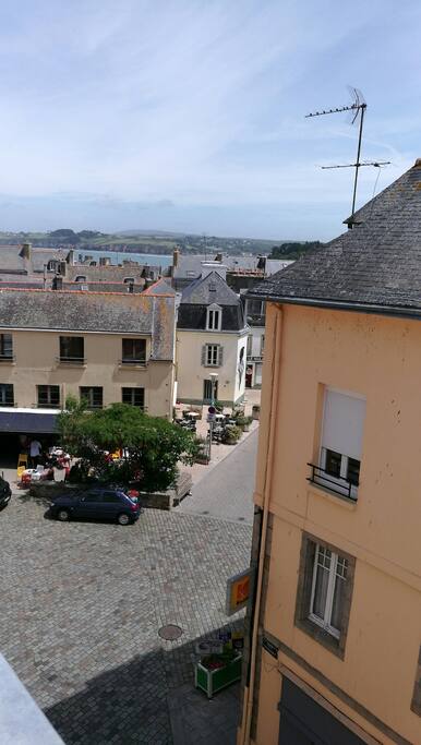 Vue des fenêtre du séjour et de la cuisine