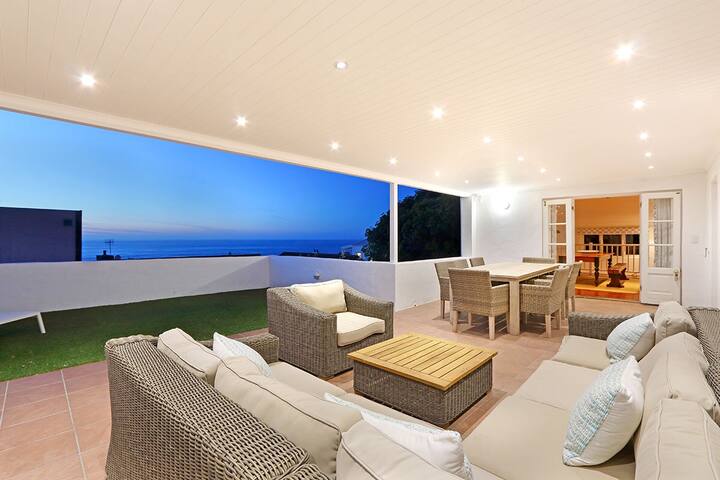 Beautiful Llandudno Beach Villa – Backup Power gallery image 4