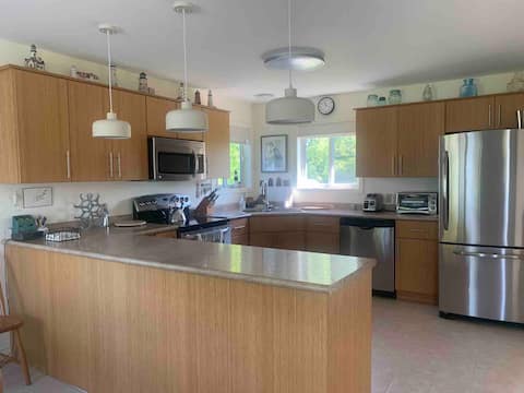 Once Upon An Island - lakefront cottage rental