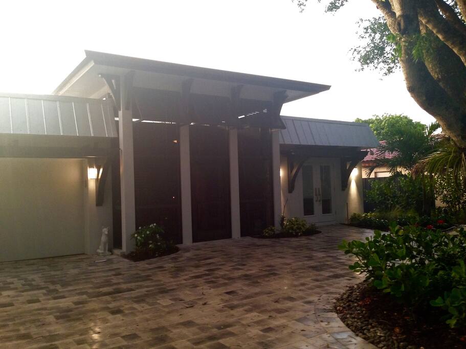 Circular drive with automatic one car garage