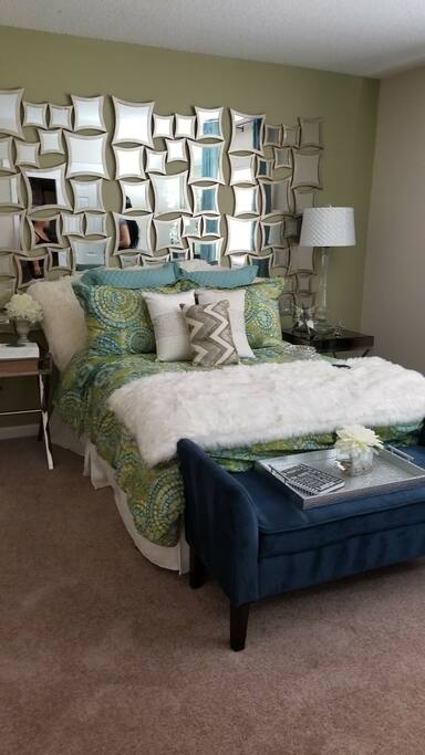 Guest Quarters- Queen size bed (decor subject to change)