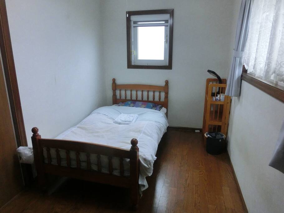 Guest Room 3 (洋室小)