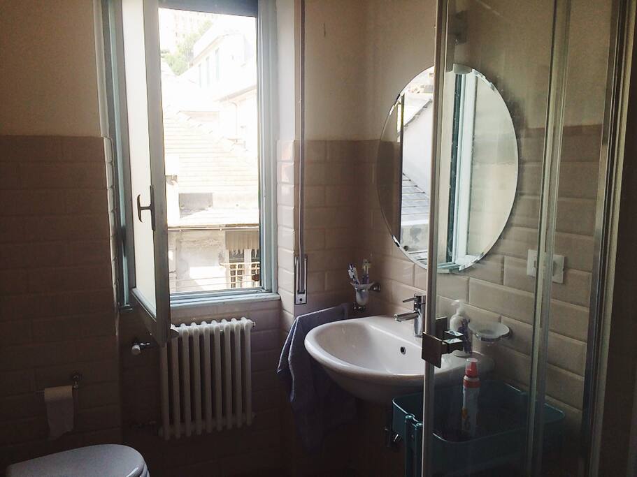 Bagno con doccia