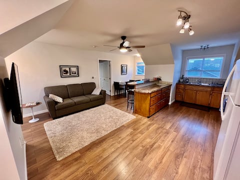 Top performing Airbnb: Adorable 1-bedroom guest house, private entrance in Murrayville