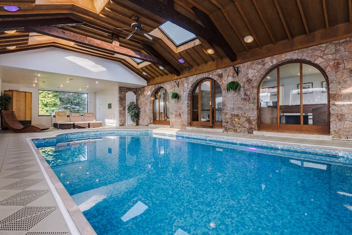 Large Luxury Holiday House With Heated Indoor Pool Cottages For Rent In Flintshire Wales United Kingdom