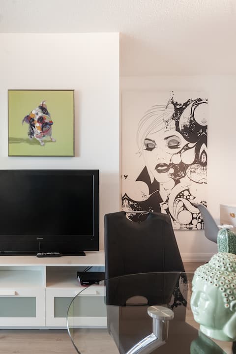Successful Airbnb property: Admire City Views from Bed at this Chic Apartment in Downtown