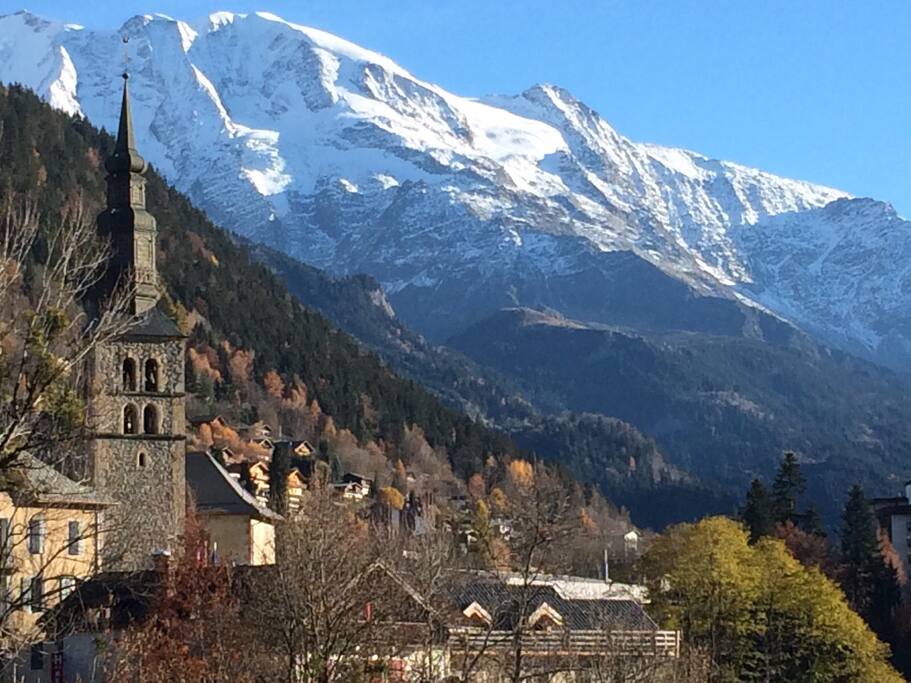 Village de saint Gervais face au Mont Blanc
