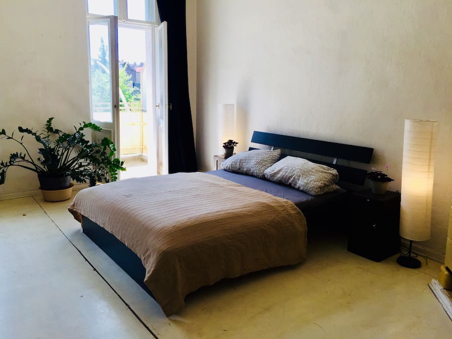 bedroom 2 (with balcony)