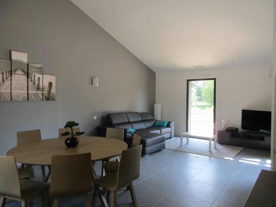 SEJOUR SALON DROITE