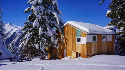 Chalet in the heart of the Guzet resort!