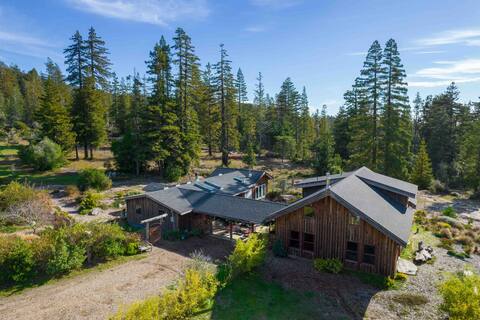 Farm Stay, Fruit, Flower 40ac.Five bedroom &cabins
