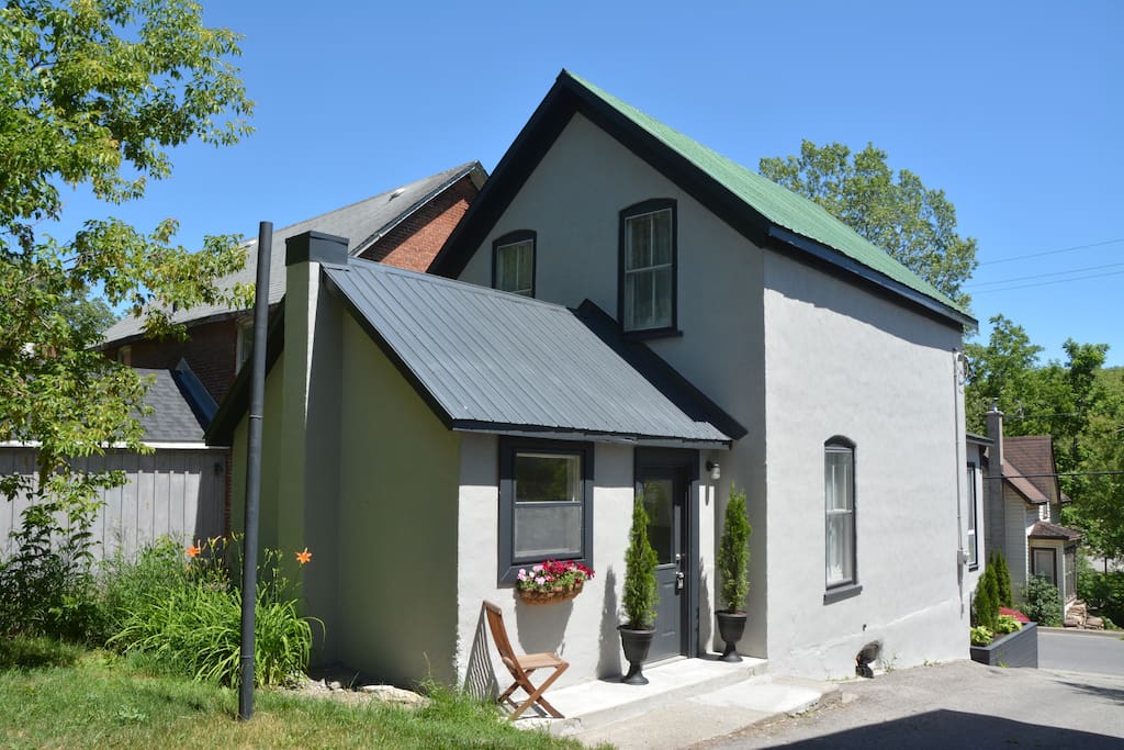 Welcome to Alabaster House!