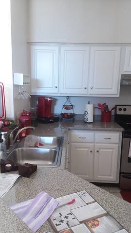 Clean, pet free, smoke free room available