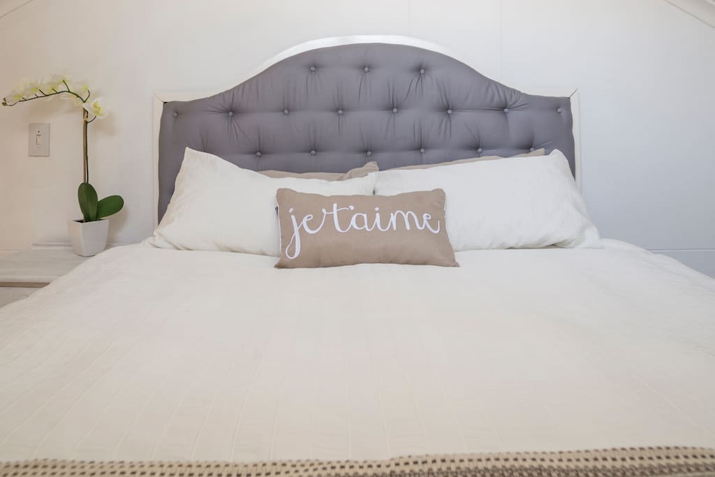 Very comfortable queen size bed