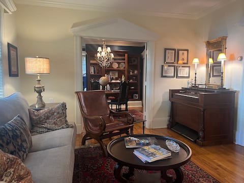 Successful Airbnb property: Southern Elegance in Heart of Memphis in Central Gardens,