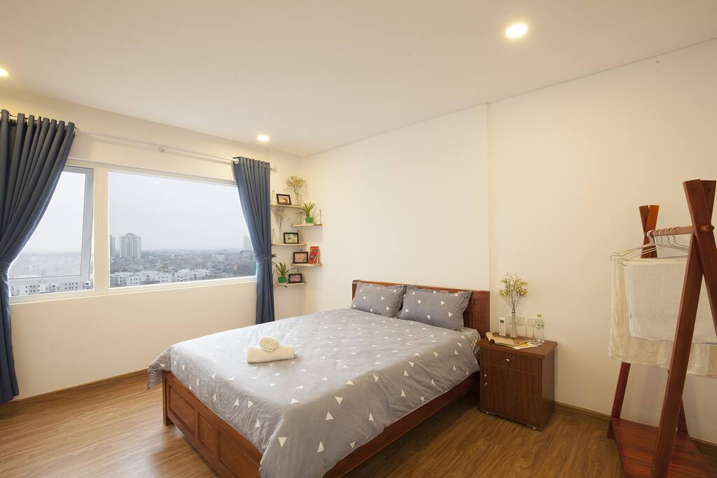 Master room with city view