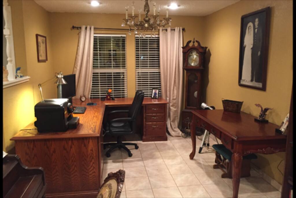 Shared Study with 2 desks. PC & wifi available