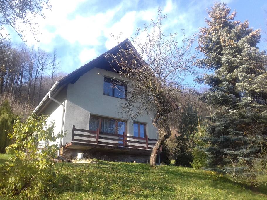 Chata směrem od cesty 2/2