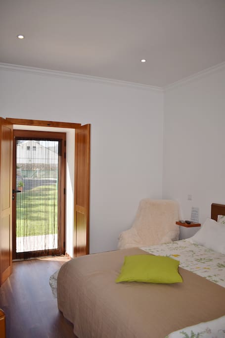 Quarto Alecrim - Acesso ao Jardim
