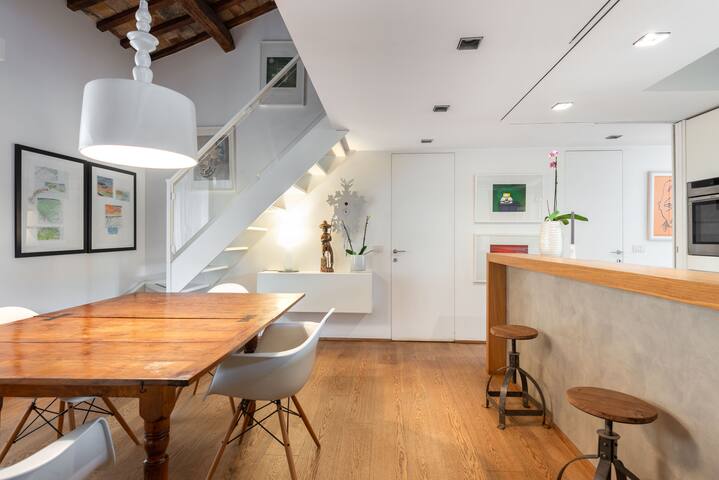 Lodging with view in front of Chiesa Nuova Dome gallery image 5