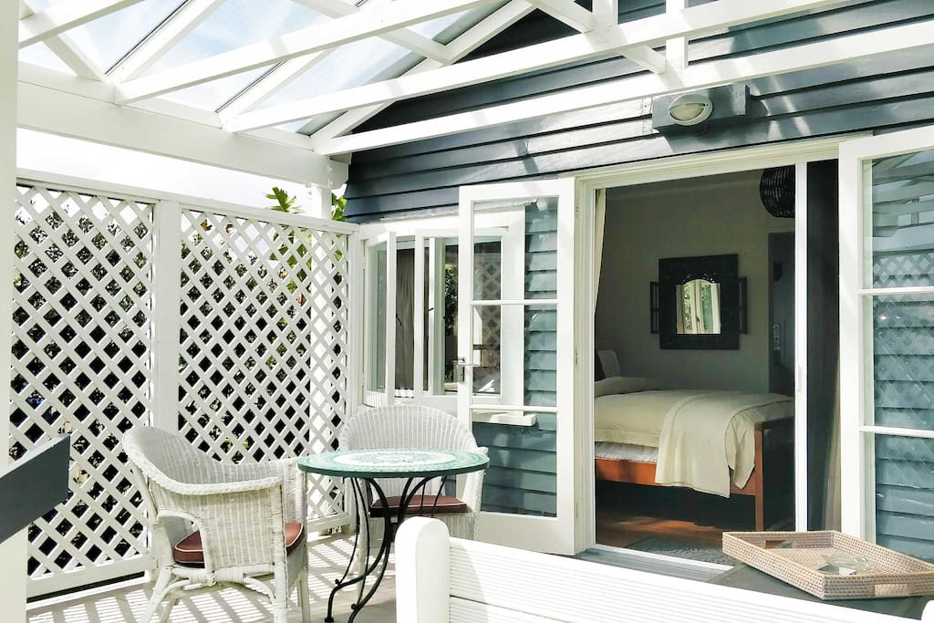 The unique outdoor lounge allows you to enjoy the sunshine, sheltered from showers in the spring and autumn months.