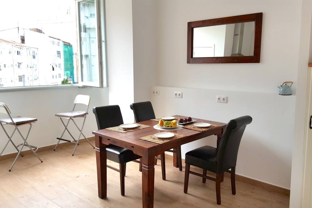 Spacious & luminous kitchen with panoramic windows