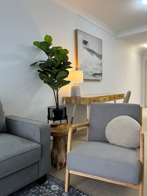 Popular Airbnb listing: City Escape Mounts Bay |Parking|Walk to Kings Park in Perth