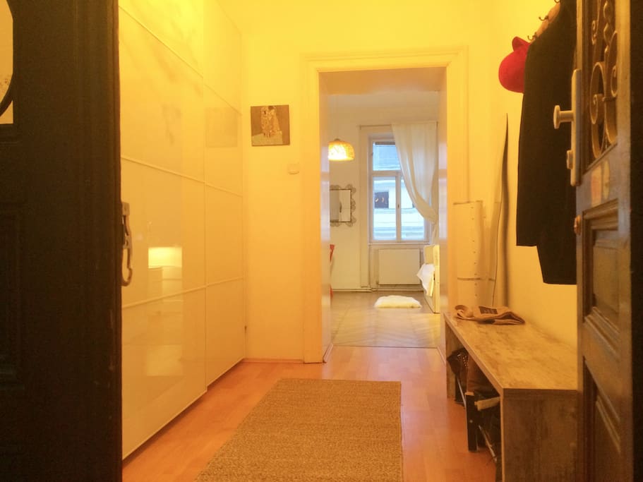 welcome (wardrobe/closet)