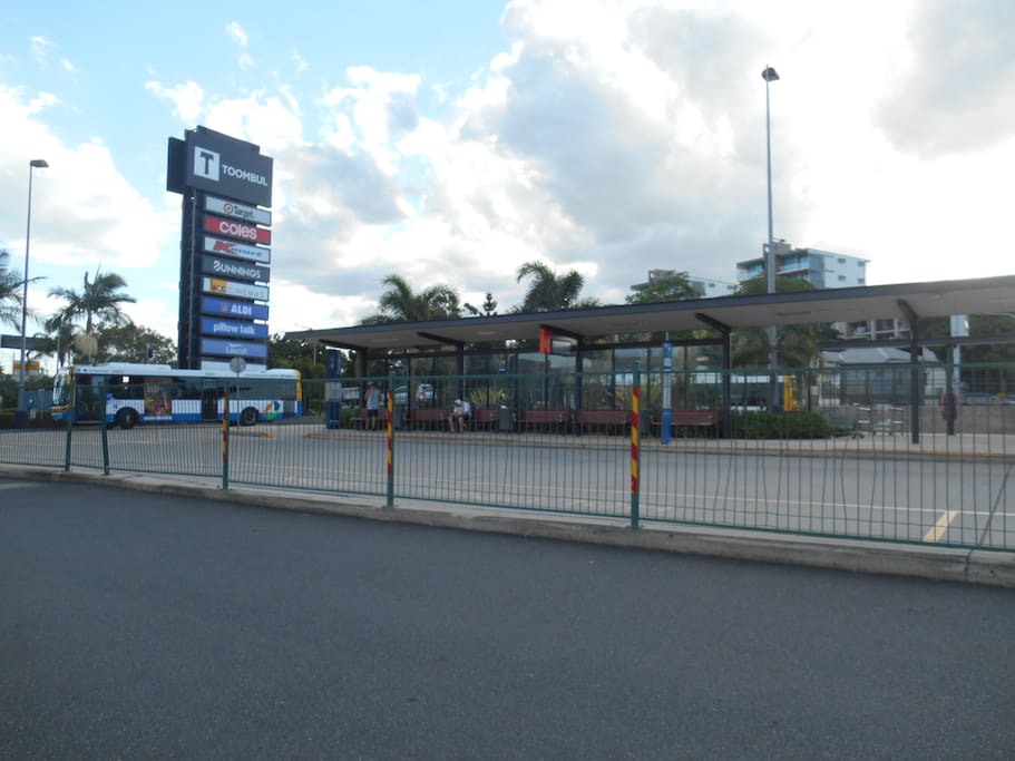 5 minutes walk to Toombul shopping centre, bus and train