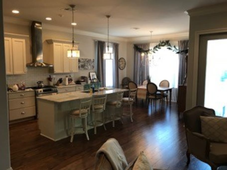 Kitchen/Dining