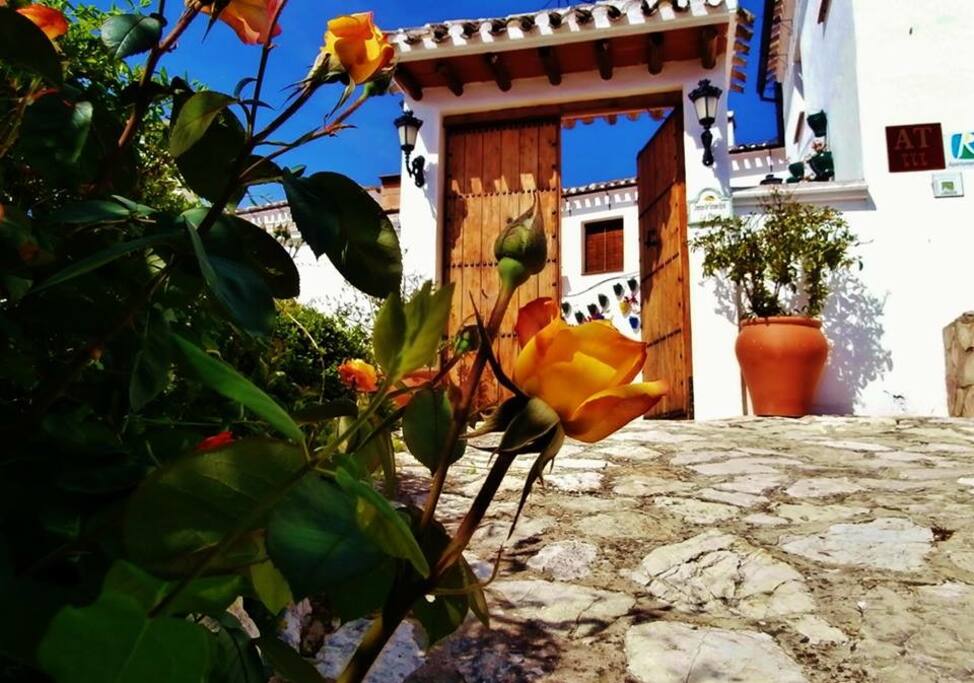 Welcome ... entrance to main patio at Cortijo La Presa