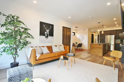 Successful Airbnb property: Penthouse Living! Luxury Home Heart of Downtown in Somerset