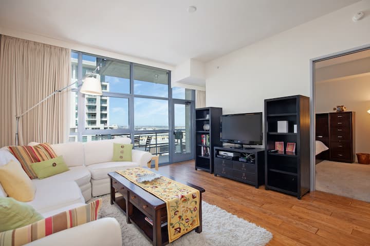 Little Italy> Large One Bedroom> Parking