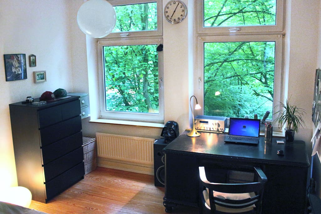 Schlafzimmer 1