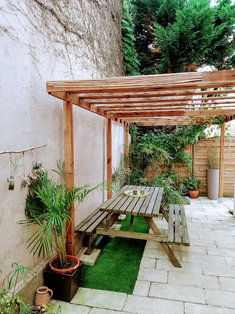 Beautiful apartment terrace /baby equipment 64 Bayonne