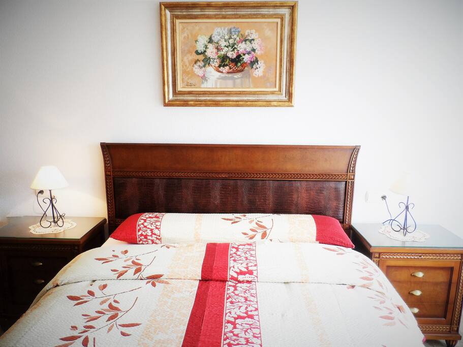 King size bed (150 x 190)