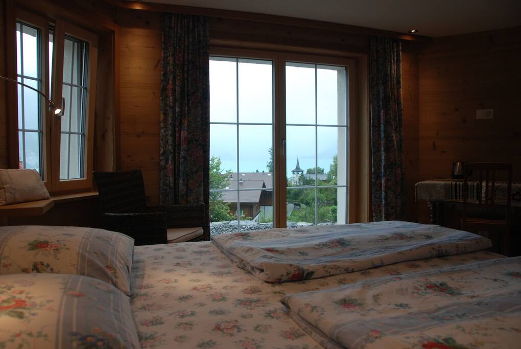 Blick vom Bett auf den See