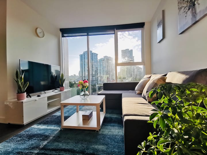 Luxury brand new 1 bdrm suite w/ parking Yaletown