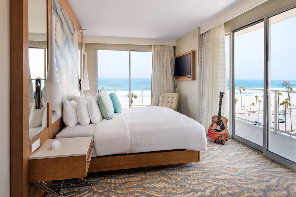 Relax in the luxurious king bed with Serta “Presidential Suite Pillow Top” mattress