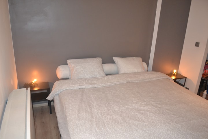 1号卧室： 2米宽双人床