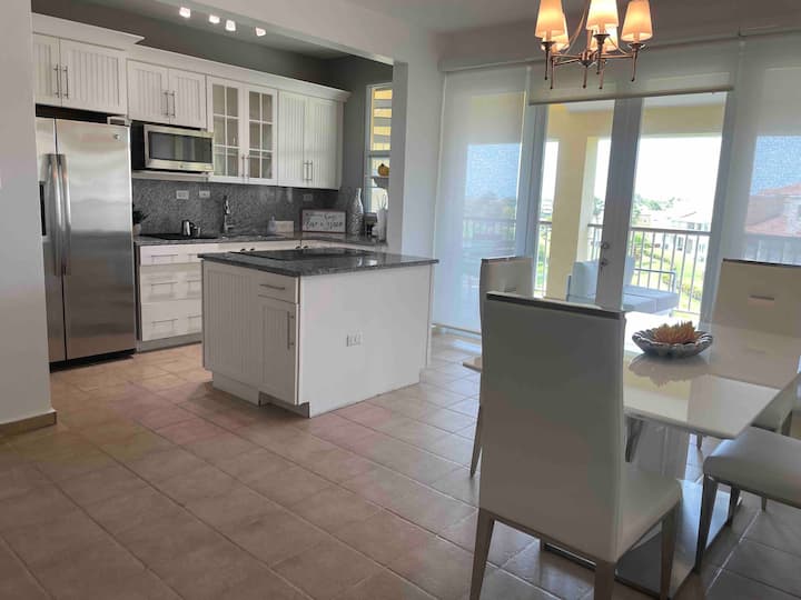 Villa Lajas | Private Rooftop| 3 Bedroom