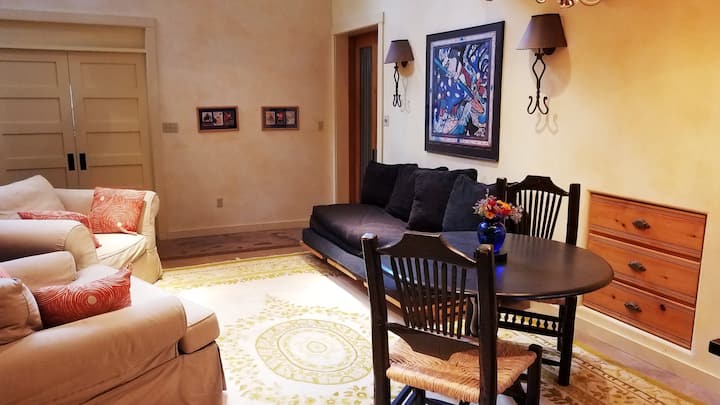 Country Oasis Near Santa Fe, Los Alamos +Taos - New Mexico