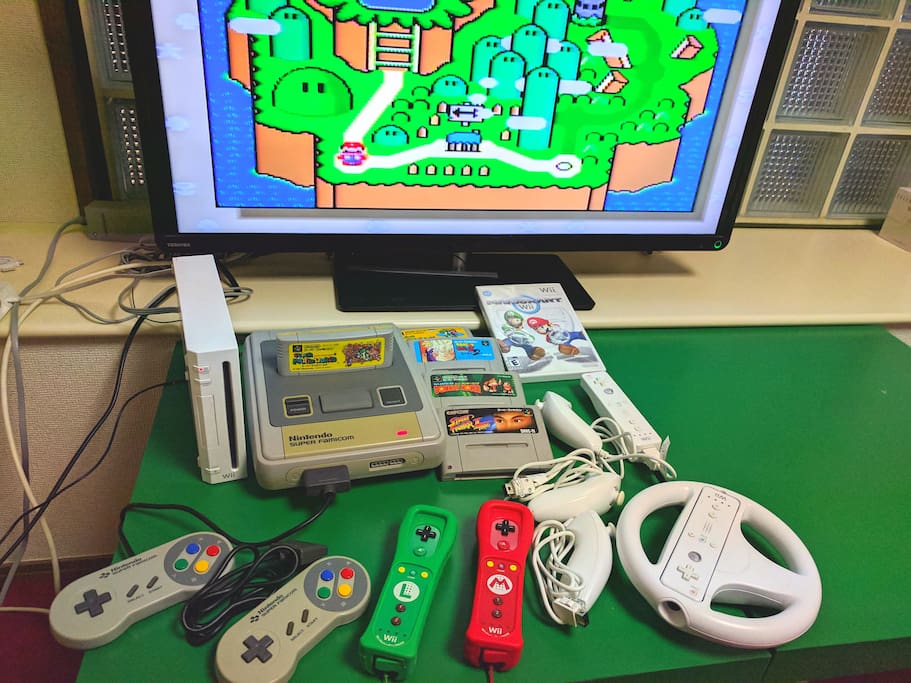 Classic SNES games and Wii with 4 controllers!