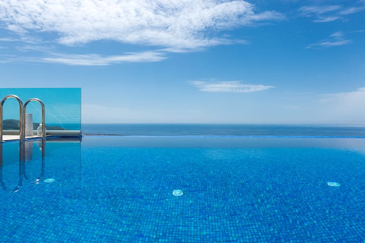 Infinite Blue Luxury Villas * Breathtaking seaview gallery image 2