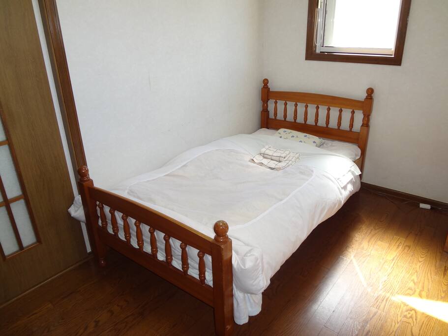Guest Room 3 (洋室小)