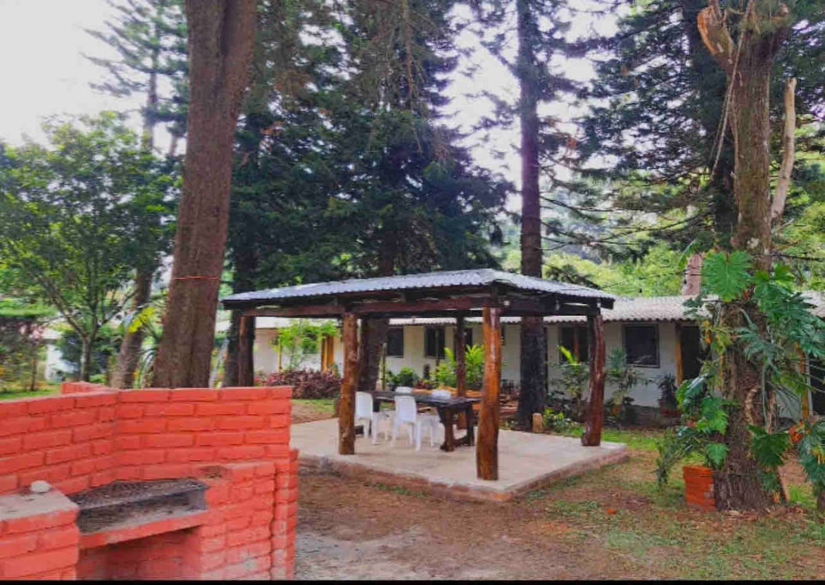 Apaneca house/bonfire/Albanian labyrinth