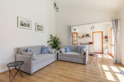 Top Airbnb: Waterview Apartments (Fantail Apartment) with pool in Mimice