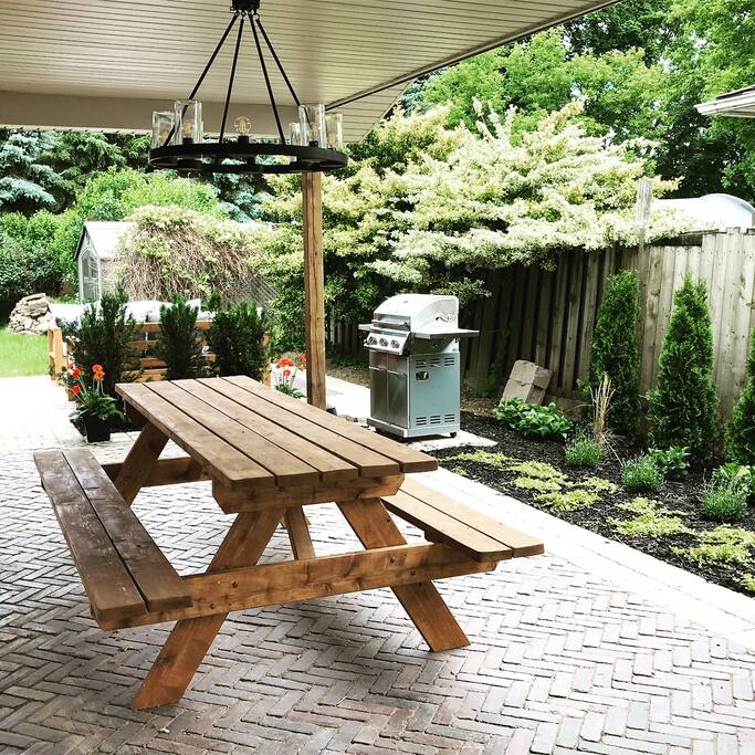 Outdoor covered dining with BBQ