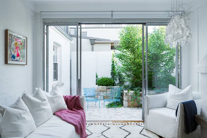 Executive Luxury Design House gallery image 4